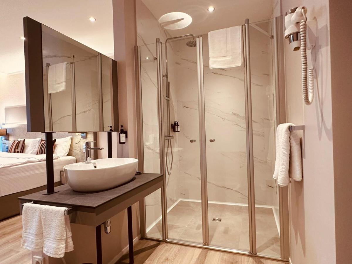 Mea Hotel *